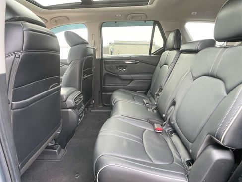 Used 2023 Honda Pilot Elite image 25