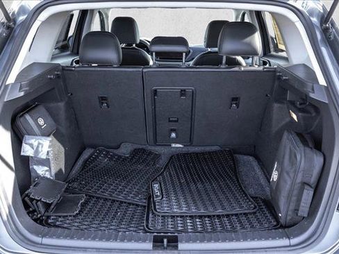 Used 2022 Volkswagen Taos SE image 21