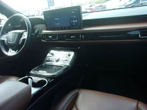 Used 2023 Lincoln Nautilus Reserve w/ Equipment Group 201A FWD image 13