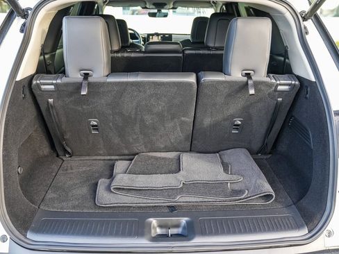 Certified 2025 INFINITI QX60 Luxe image 24