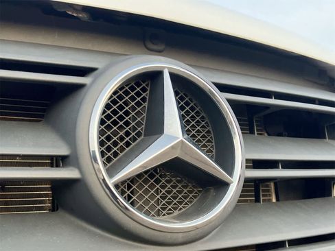Used 2023 Mercedes-Benz Sprinter 2500 image 13
