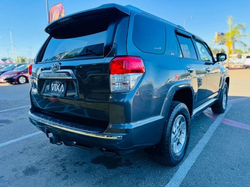 Used 2013 Toyota 4Runner SR5 w/ Convenience Pkg AWD/4WD image 5