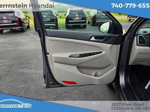 Used 2021 Hyundai Tucson Value FWD image 12