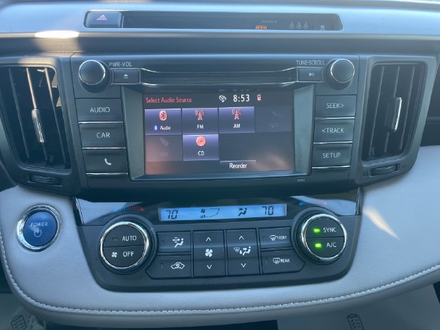 Used 2018 Toyota RAV4 LE AWD/4WD image 20