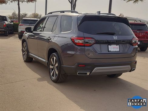 Used 2025 Honda Pilot Elite image 2