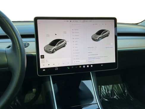 Used 2018 Tesla Model 3 Long Range image 11
