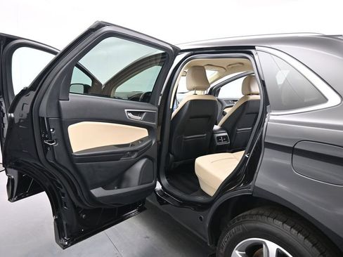 Certified 2023 Ford Edge SEL w/ Convenience Package AWD/4WD image 16