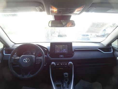 Used 2021 Toyota RAV4 XLE w/ Convenience Package FWD image 11