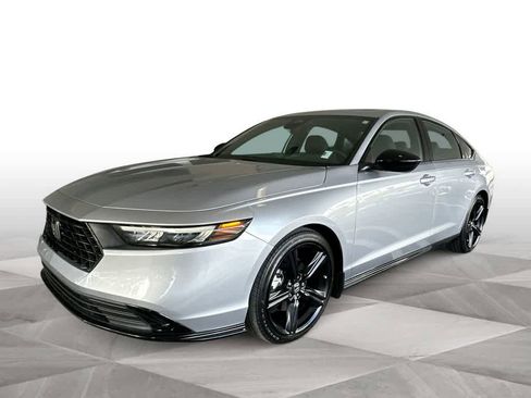 Used 2024 Honda Accord Sport image 4