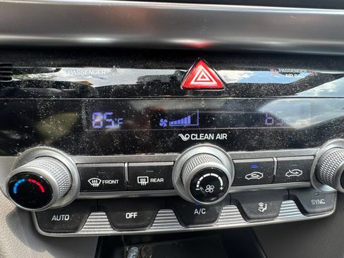 Used 2020 Hyundai Elantra Value Edition w/ Winter Weather Package FWD image 19