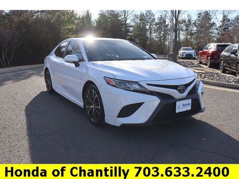 Used 2018 Toyota Camry SE w/ Audio Package image 1
