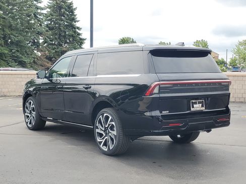 New 2026 Lincoln Navigator L Black Label AWD/4WD image 3