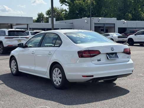 Used 2016 Volkswagen Jetta S FWD image 2