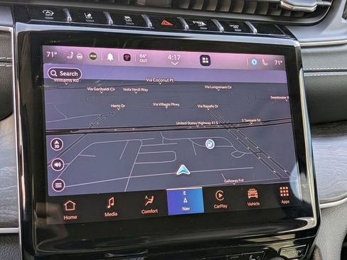 Used 2023 Jeep Grand Cherokee Limited w/ Black Appearance Package image 23