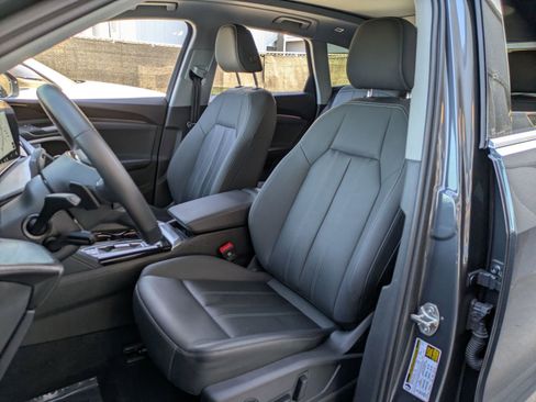 Used 2025 Audi Q5 Premium w/ Convenience Package image 30