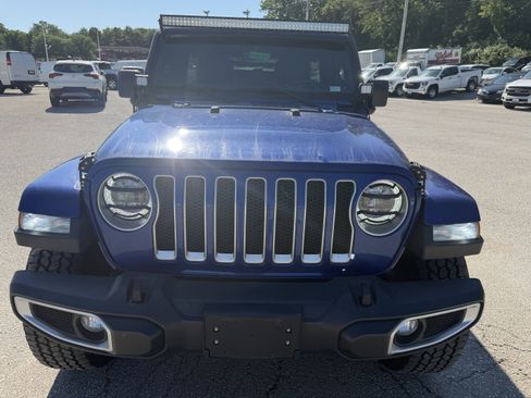 Used 2018 Jeep Wrangler Unlimited Sahara AWD/4WD image 2