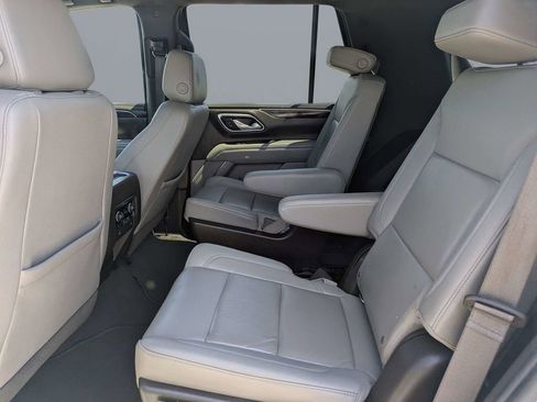 Used 2021 Chevrolet Tahoe Z71 w/ Z71 Off-Road Package AWD/4WD image 14