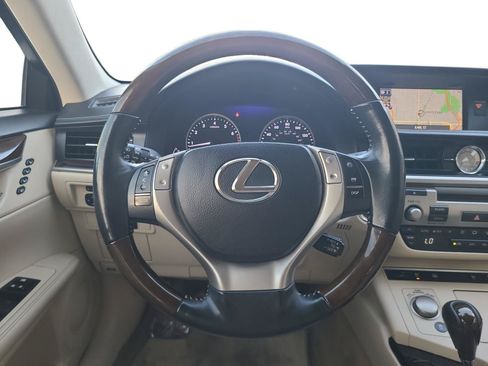 Used 2014 Lexus ES 350 w/ Luxury Package FWD image 11
