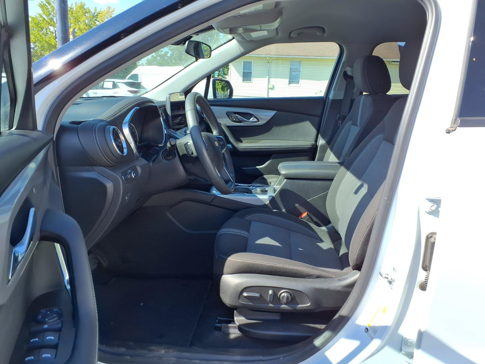 Used 2025 Chevrolet Blazer LT FWD image 20