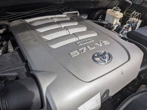 Used 2010 Toyota Sequoia Platinum image 26