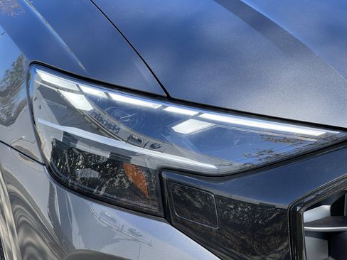 Used 2025 Audi Q8 Premium Plus image 11