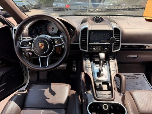 Used 2016 Porsche Cayenne S w/ Premium Package AWD/4WD image 12