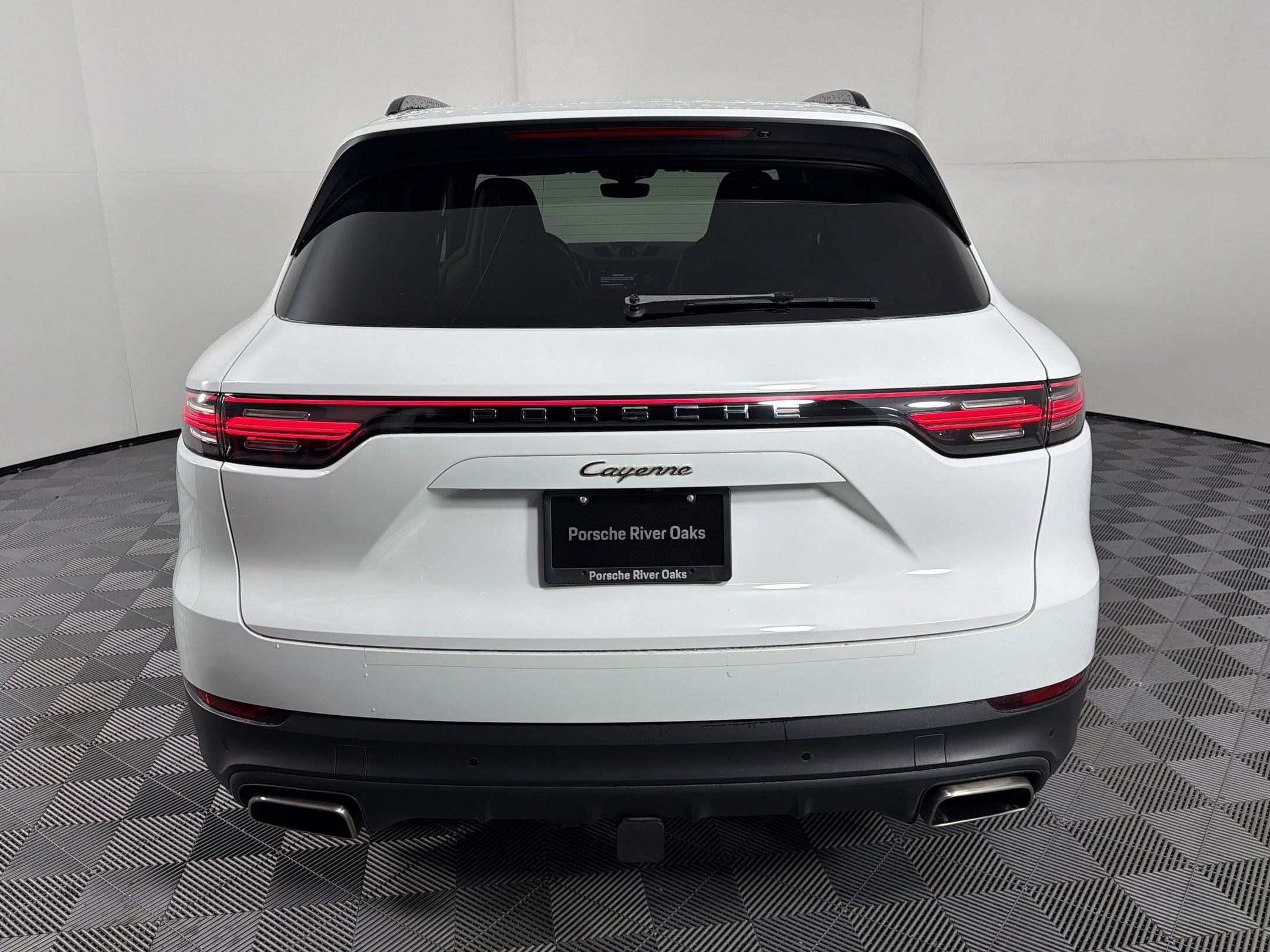 Certified 2023 Porsche Cayenne AWD/4WD image 10