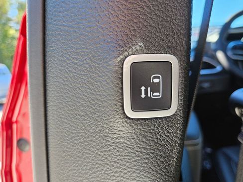 New 2026 Chrysler Pacifica Select FWD image 9