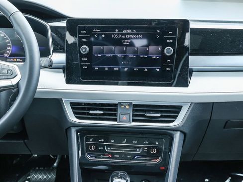 New 2025 Volkswagen Taos SE image 27