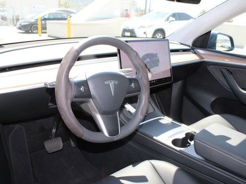 Used 2023 Tesla Model Y Long Range AWD/4WD image 12