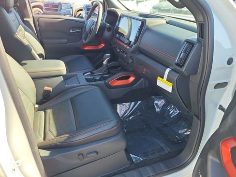 New 2025 Nissan Frontier PRO-4X w/ Pro Premium Package image 15