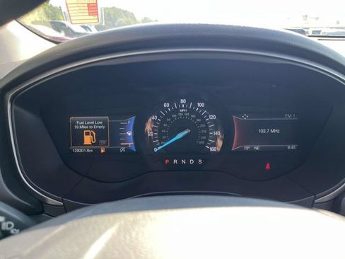 Used 2018 Ford Fusion SE w/ Fusion SE Technology Package FWD image 26