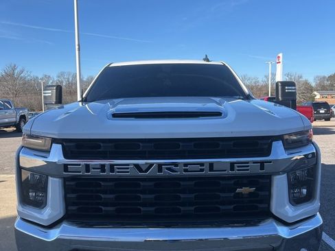 Used 2023 Chevrolet Silverado 2500 LT image 2