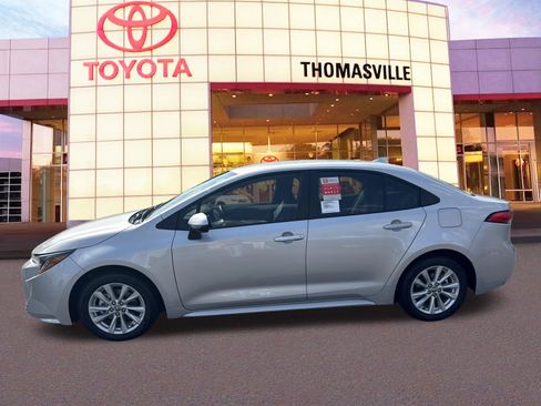 Used 2026 Toyota Corolla LE image 8