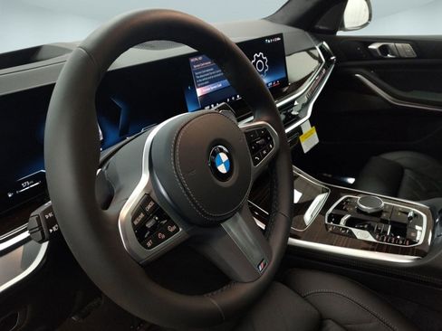 New 2026 BMW X7 xDrive40i w/ M Sport Package image 16