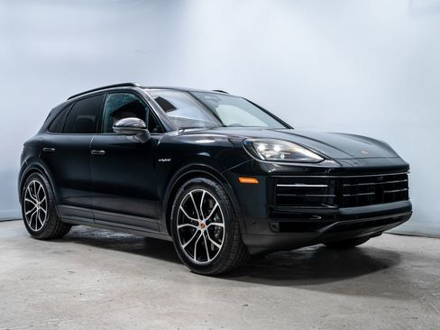 New 2026 Porsche Cayenne E-Hybrid AWD/4WD image 9