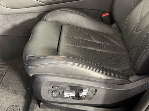 Used 2023 BMW XM AWD/4WD image 13