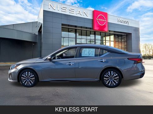 Certified 2023 Nissan Altima 2.5 SV image 5