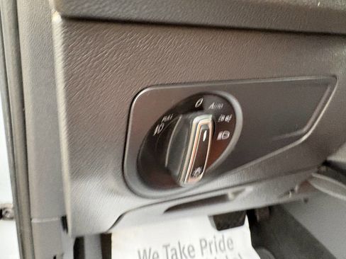 Used 2018 Volkswagen Tiguan SEL Premium AWD/4WD image 35