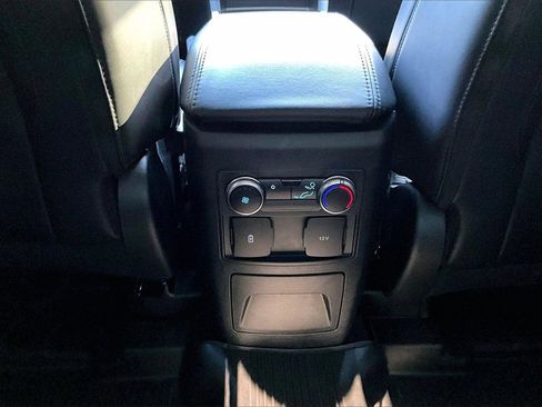 Used 2022 Ford Explorer XLT w/ Equipment Group 202A image 16