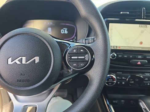 Used 2023 Kia Soul S FWD image 20