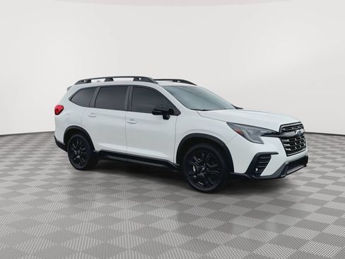 Used 2023 Subaru Ascent Onyx Edition AWD/4WD image 2