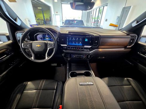 Used 2024 Chevrolet Silverado 2500 High Country w/ High Country Premium Package AWD/4WD image 24