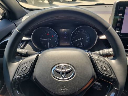 Used 2019 Toyota C-HR Limited FWD image 26