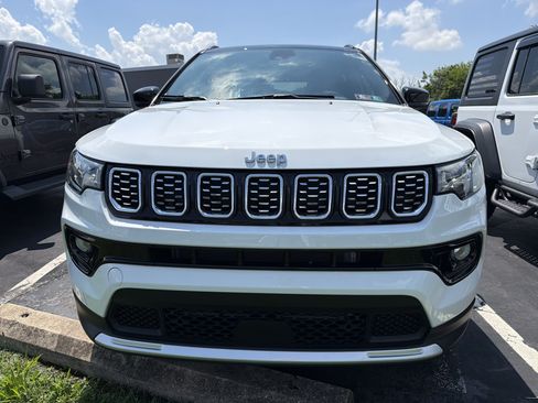 Certified 2025 Jeep Compass Limited AWD/4WD image 2