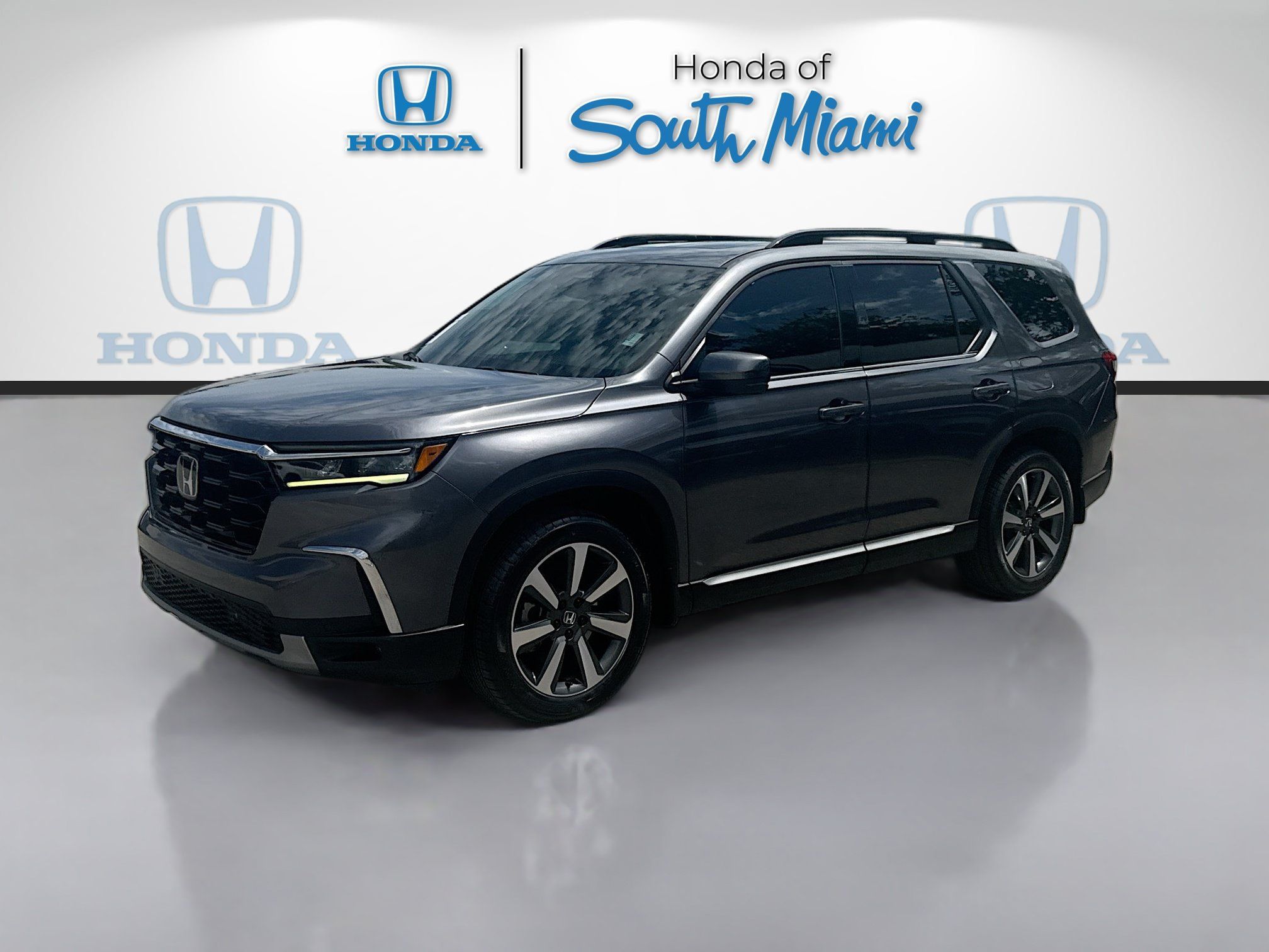 Certified 2023 Honda Pilot Touring image 3