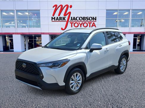 Used 2024 Toyota Corolla Cross LE AWD/4WD image 1