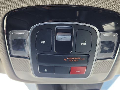 Certified 2022 Hyundai Tucson Limited w/ Winter Package image 17