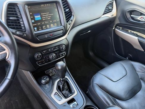 Used 2018 Jeep Cherokee Limited w/ High Altitude Package AWD/4WD image 25