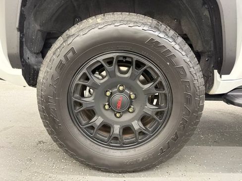 Certified 2025 Toyota 4Runner TRD Off-Road AWD/4WD image 21